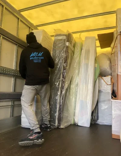 empresa de mudanzas en vigo mym 3